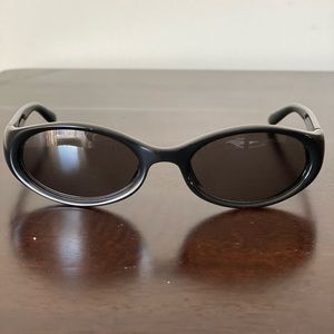 Authentic Gucci sunglasses comes w/ original case